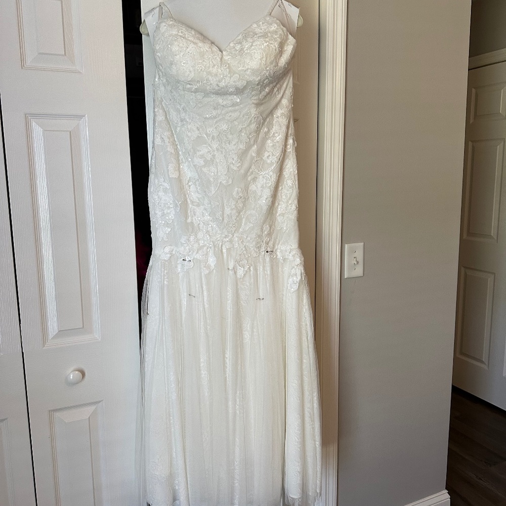 Wedding Dress NEW
